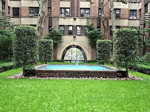 504 Grand Street image 1 of 7