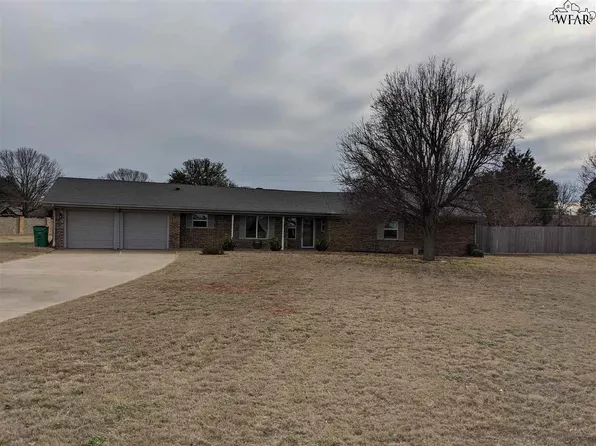 1208 Sycamore Dr, Burkburnett, TX 76354