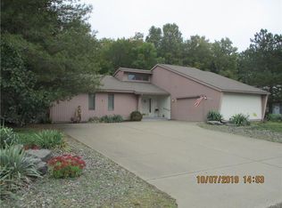 9 Thistle Dr, Oswego, NY 13126