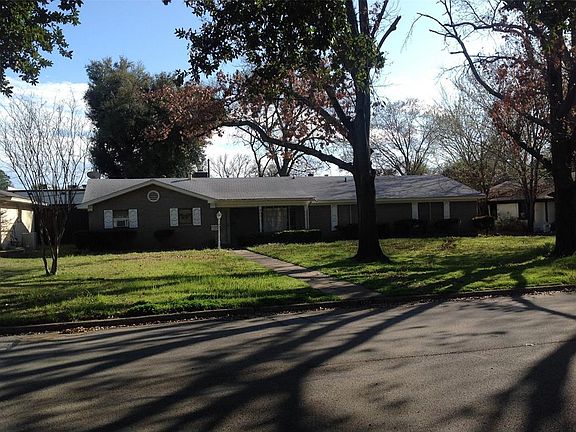 2nd image of 1204 Redbud Dr