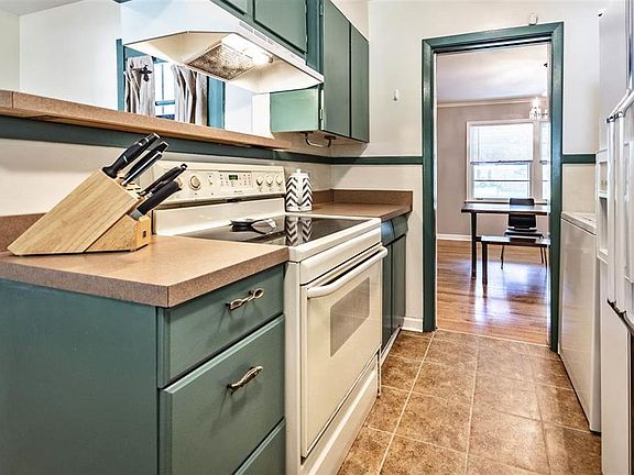 4th image of 401 Leonora Dr