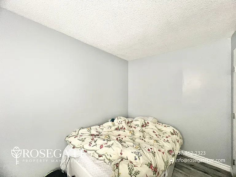 318 Erb St W #3 — Photo 11