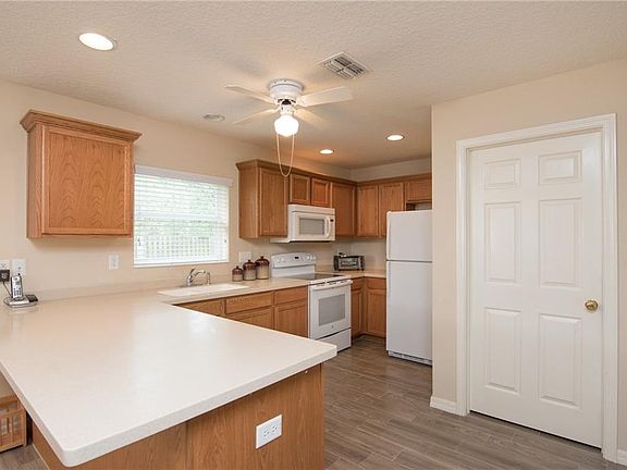 5th image of 216 Sawtooth Dr