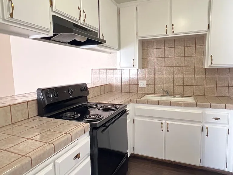 6811 Klamath Way — Photo 35