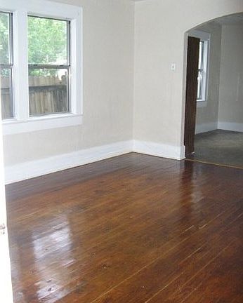4th image of 1212 NW 31st Ave