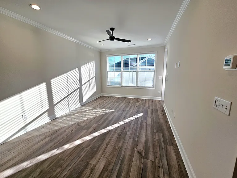411 Perry Ave #1 — Photo 8