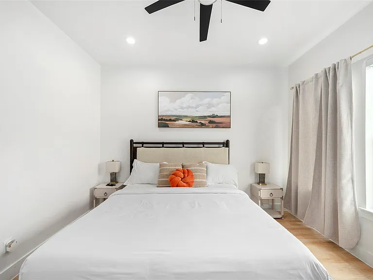 3010 Delano St — Photo 12