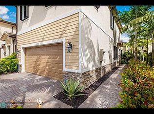 4690 Santa Cruz Way, Davie, FL 33314