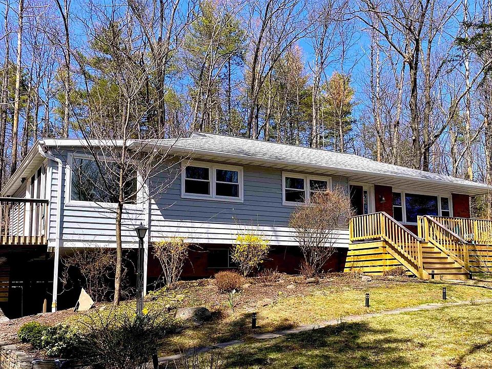 1st image of 35 Arnold Dr