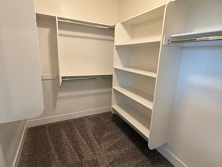 450 NE Pine St — Photo 9