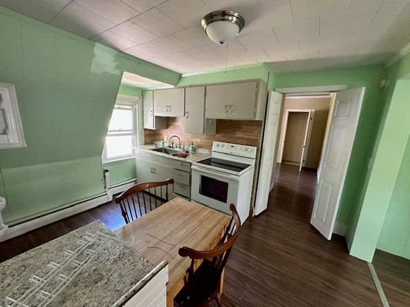 60 Park St APT B