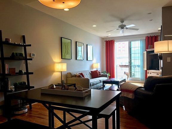 5th image of 4616 N Kenmore Ave APT 402