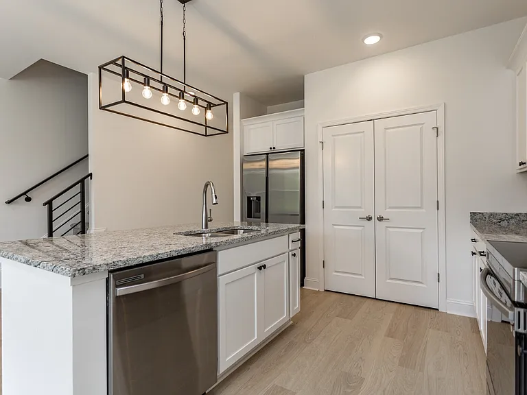 8440 Whisper Ln — Photo 5