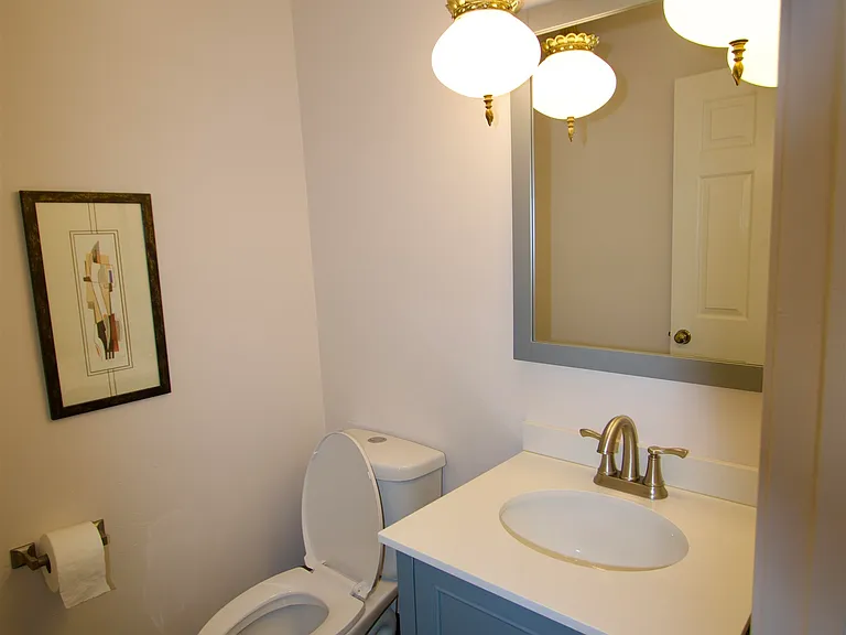 123 N Jackson St — Photo 13