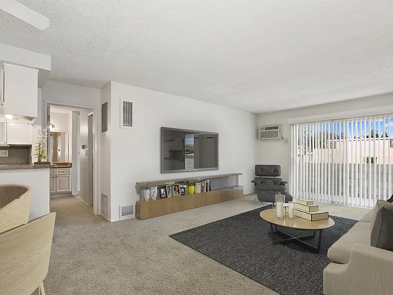 El Dorado Apartments — Photo 34