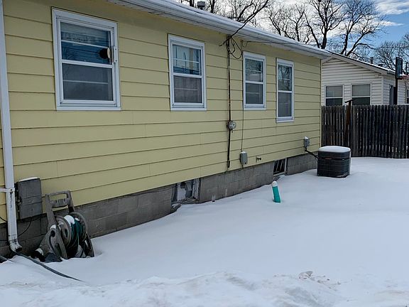 4th image of 810 27th Ave