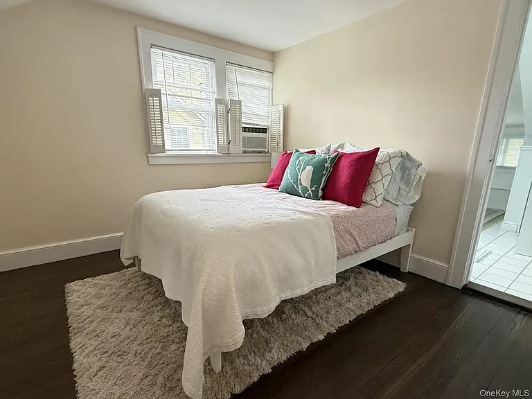 38 Sammis St — Photo 12