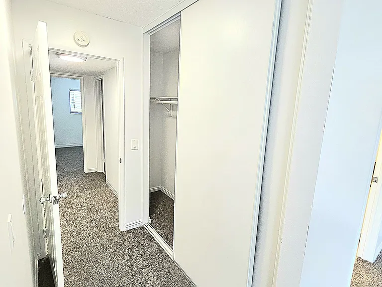 Beach Walk Apartments — Photo 23
