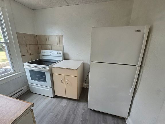 4th image of 435 N 6th St APT 4