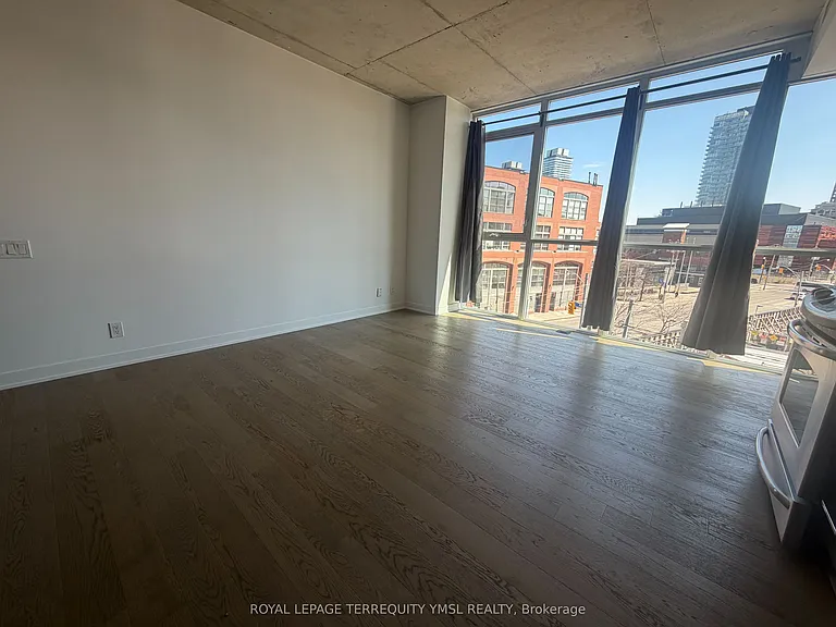318 King St E #308 — Photo 10
