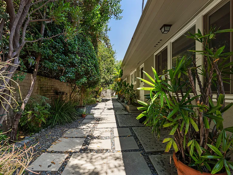 229 Glenullen Dr — Photo 31