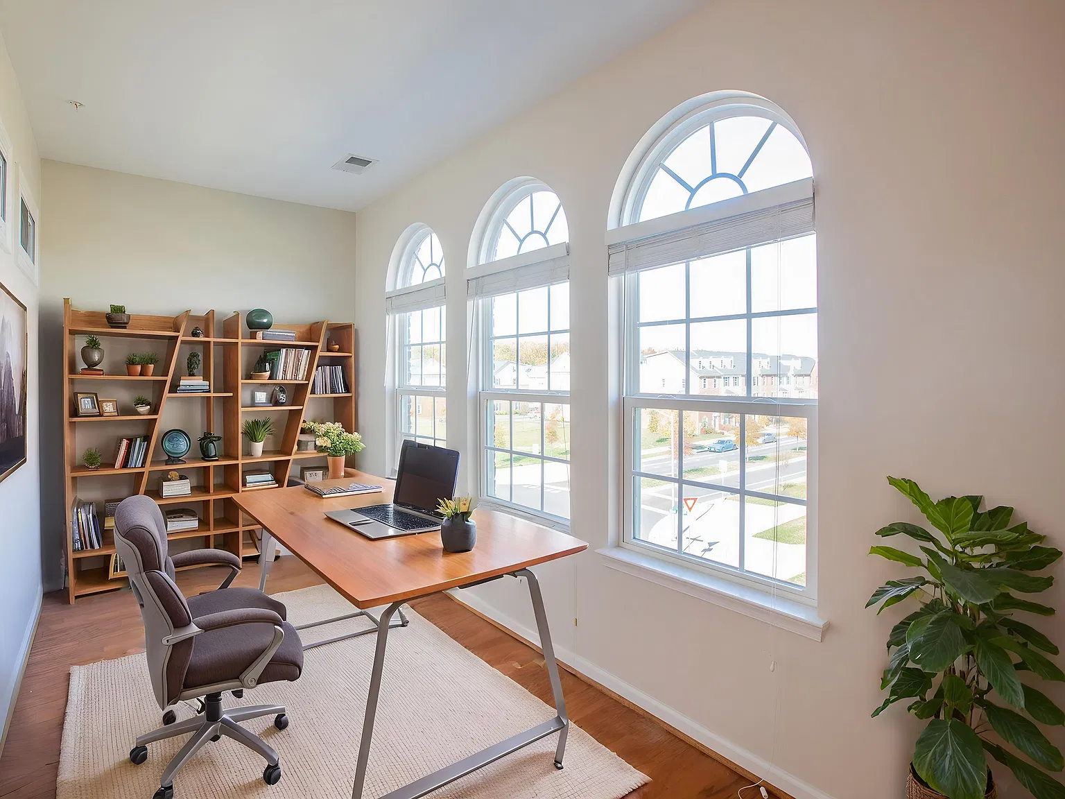 4 bed, 2600 sqft, $3,199 — Photo 3