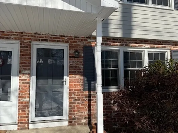 280 East Main Street APT E2, Clinton, CT 06413