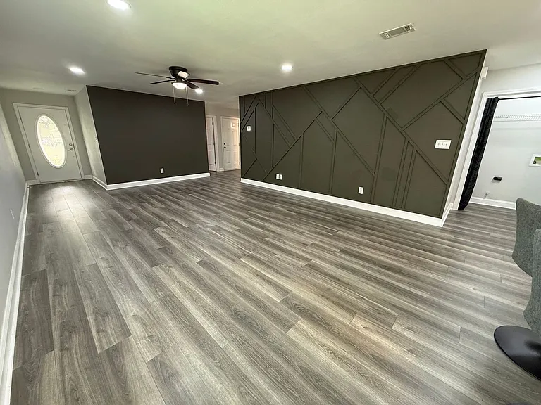 1046 Simpson St — Photo 3