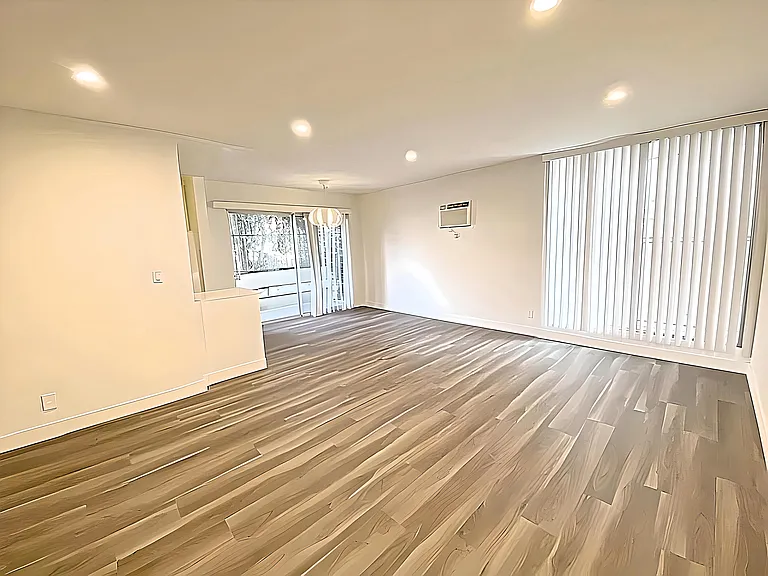 435 S Mariposa Ave — Photo 37