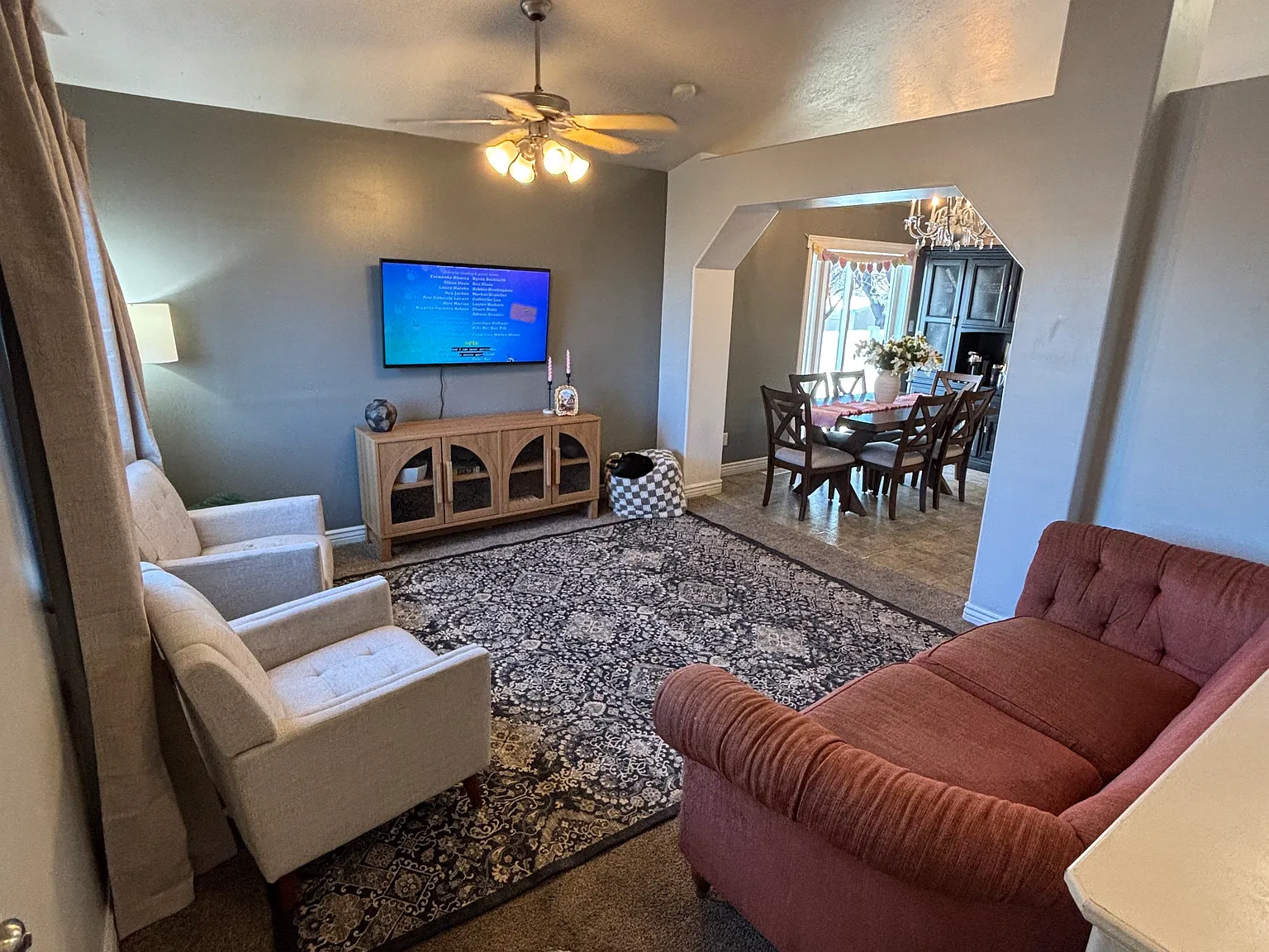5 bed, 2200 sqft, $2,275 — Photo 2