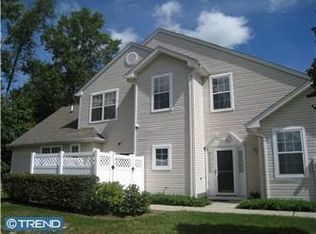 28 Fallview Ct, Hamilton, NJ 08690