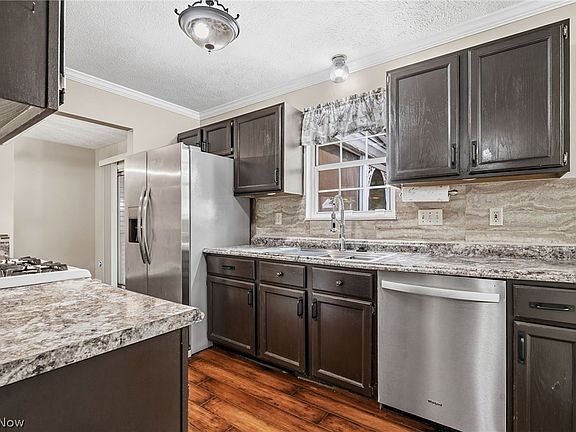 5th image of 3324 Brookside Ln