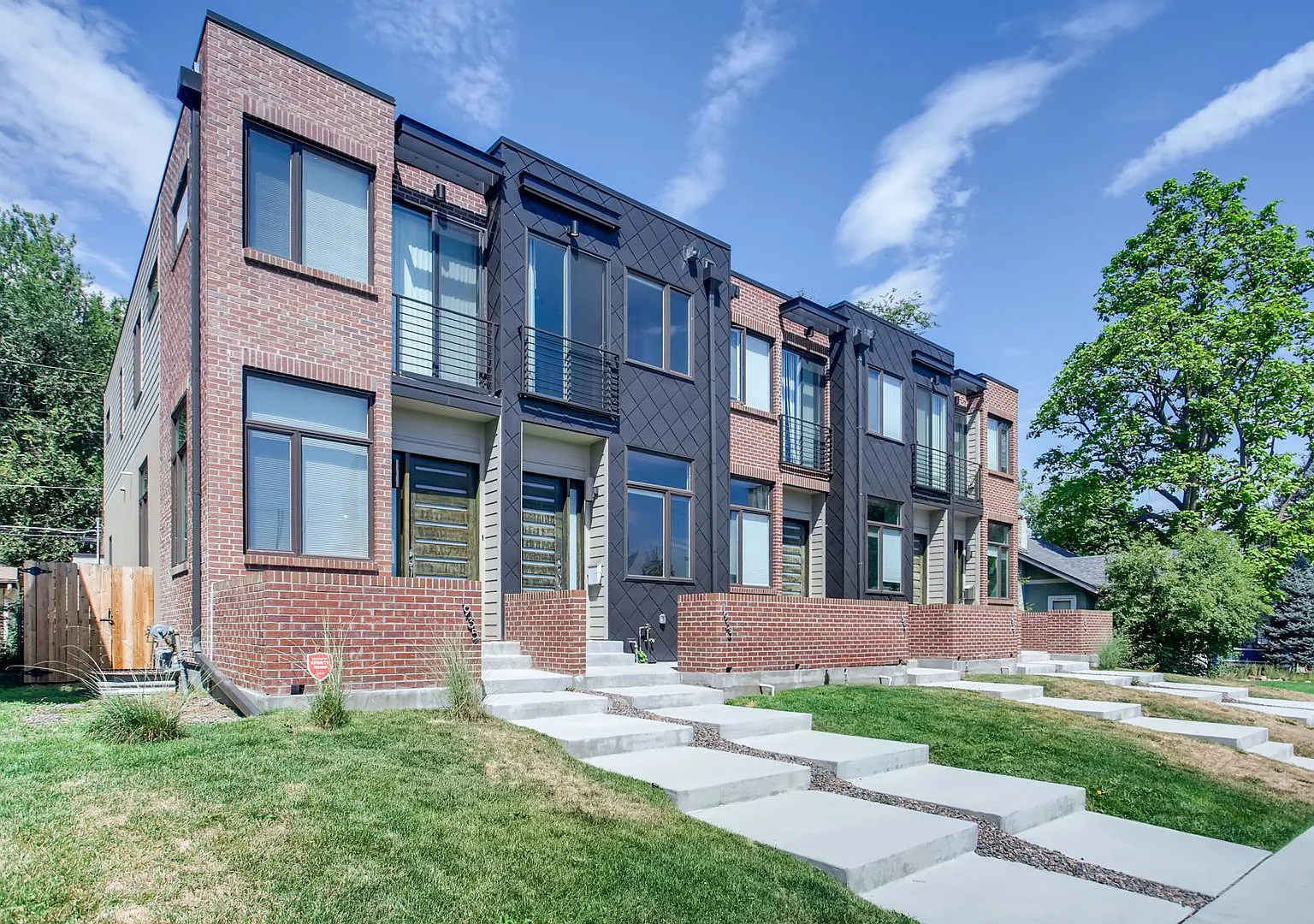 High Street Townhomes 3 bedroom unit with detached Garage and Yard — Photo 1