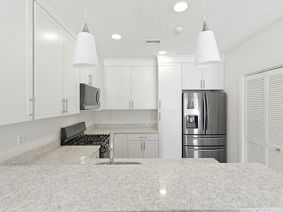 3rd image of 278 Allerton Commons Ln Unit 278