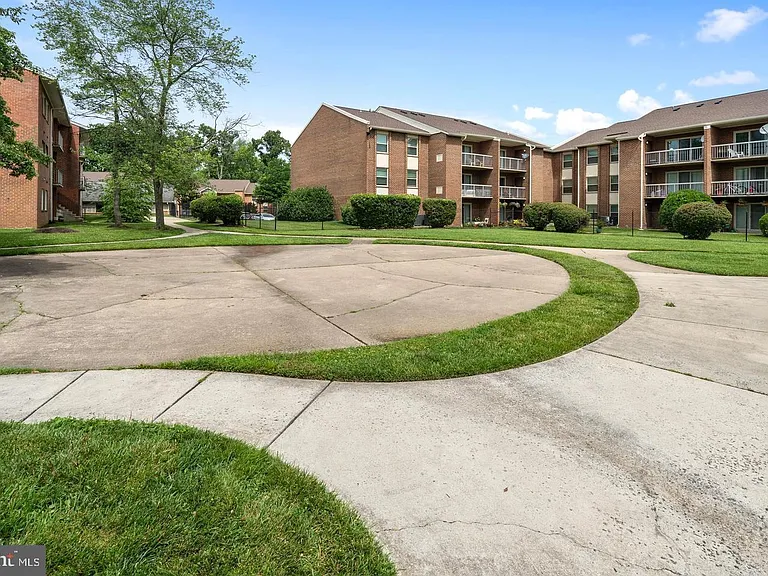 7984 Audubon Ave #203 — Photo 29
