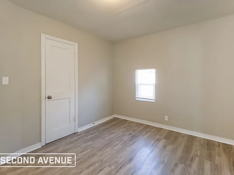 2616 NE Success St — Photo 9