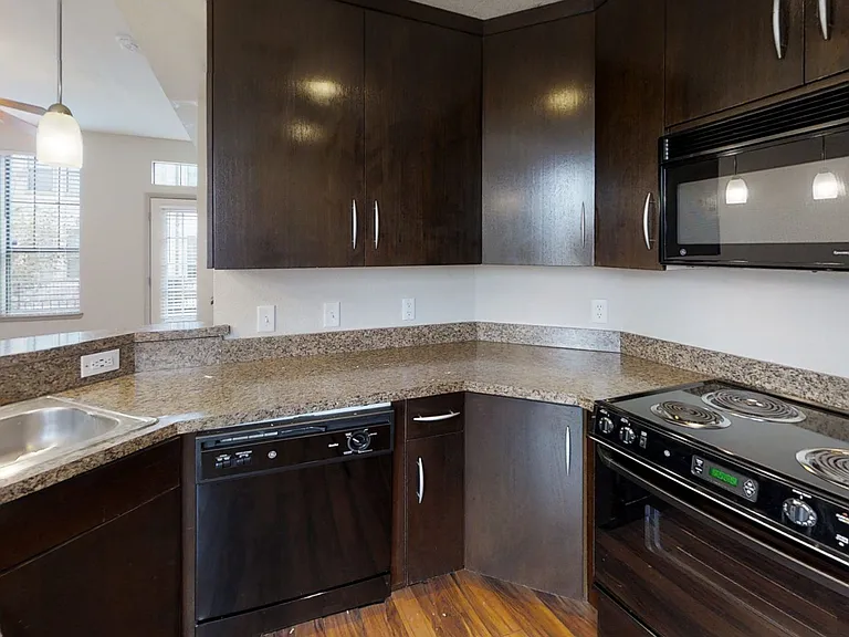 West End Lofts — Photo 21