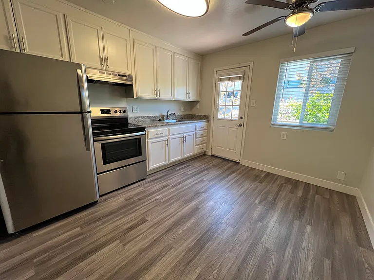 Mosaic Apartments — Photo 3