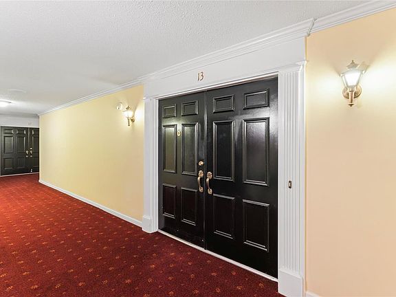 4th image of 1521 Hedgeford Dr APT 13