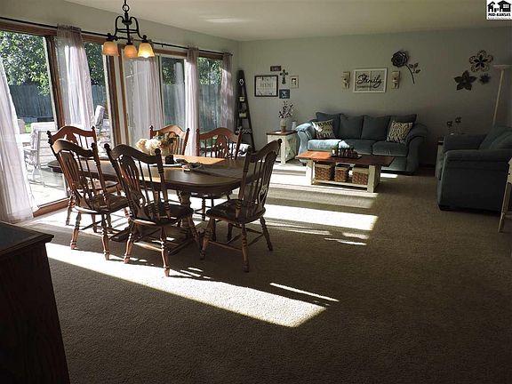 3rd image of 2606 Derenda Dr