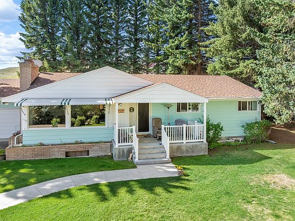 3rd image of 110 Vista Dr E
