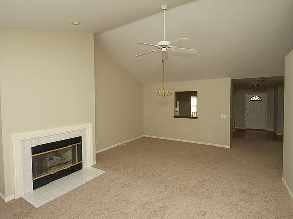 5th image of 129 Chauncey Ct