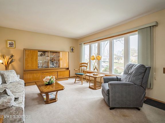 4th image of 1935 Laura Ln
