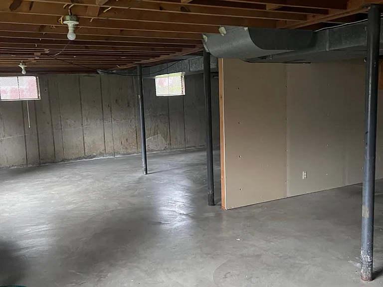 740 Watkins Dr — Photo 7