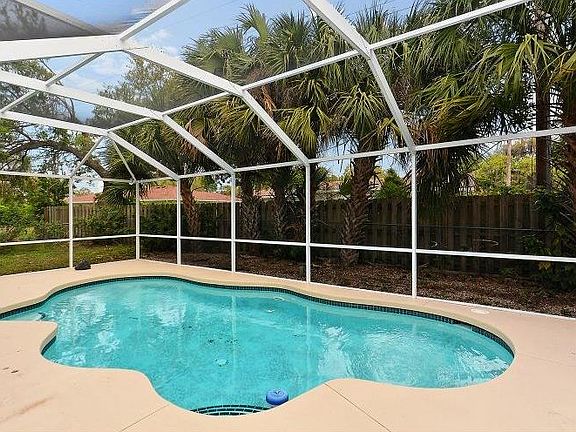 4th image of 2727 Safe Harbor Dr