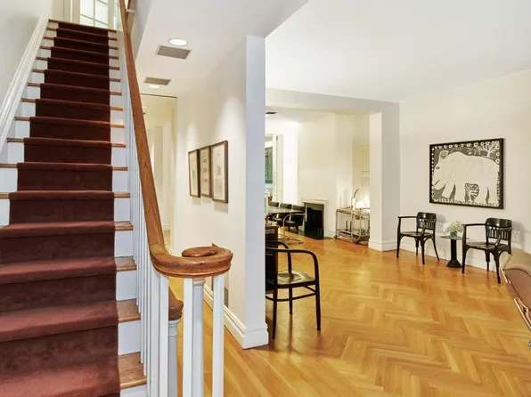 453 West 24th Street image 8 of 24