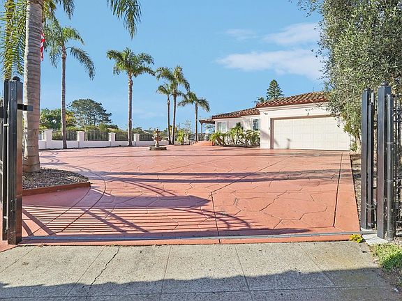 5th image of 1590 Chatsworth Blvd