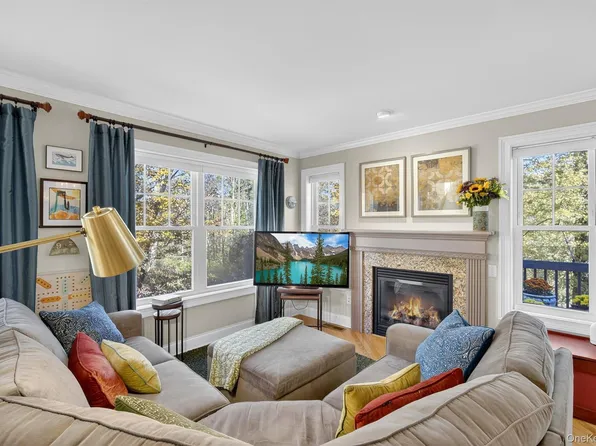 1 Doe Trail, Wappingers Falls, NY 12590