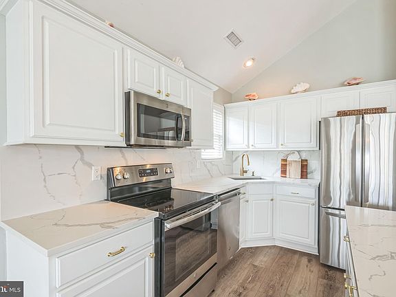 3rd image of 5322 Asbury
