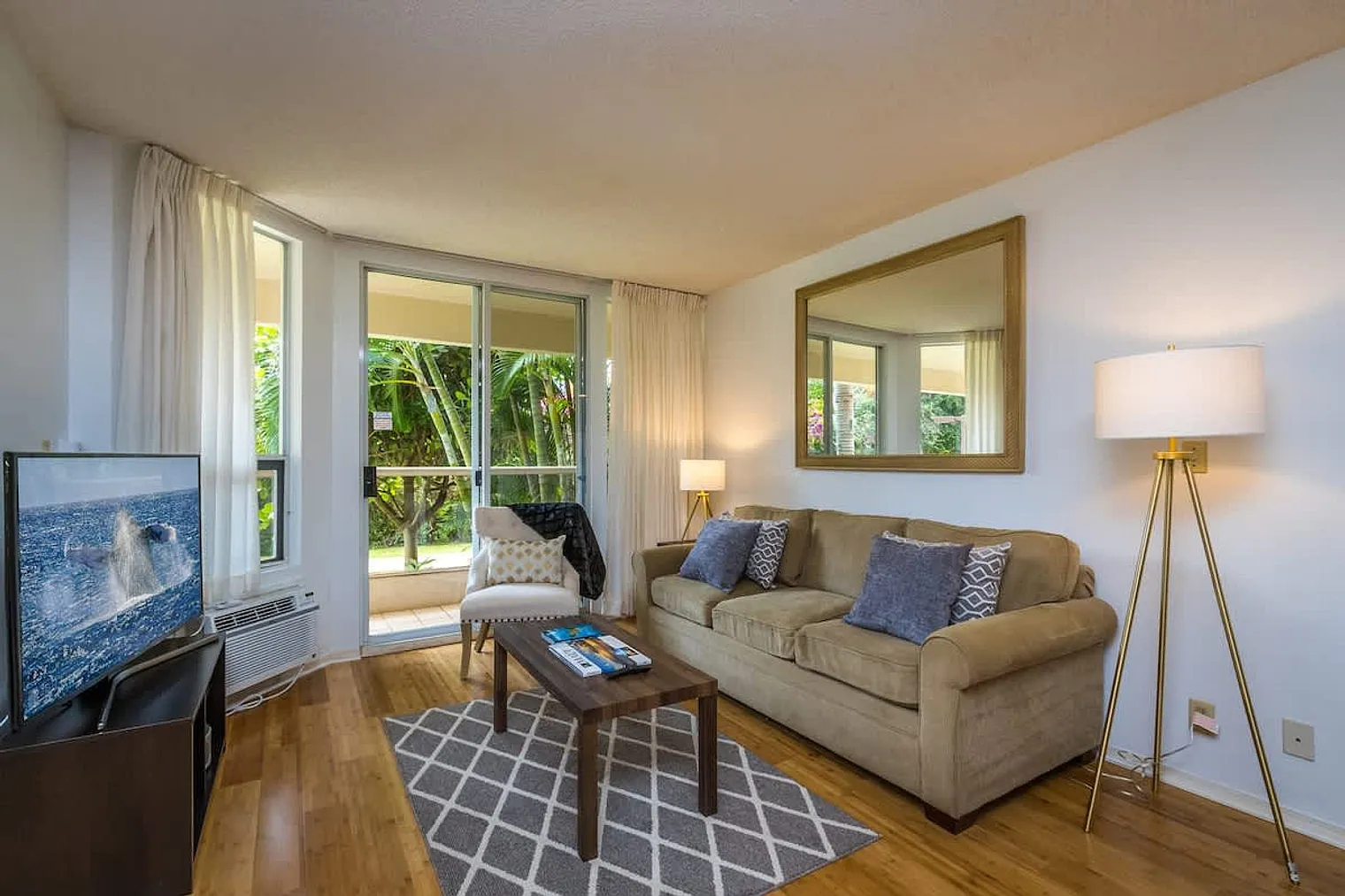 1 bed, 1.0 bath, 968 sqft, $8,339 — Photo 1